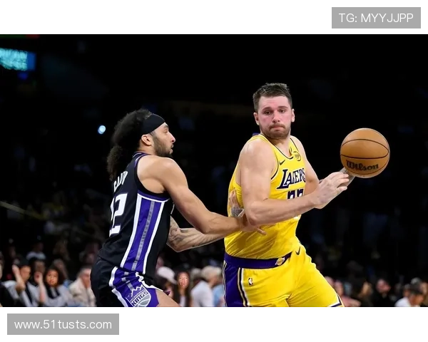 湖人力克国王东契奇三节高效詹姆斯发威