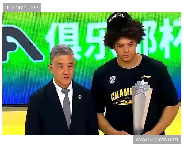 洛夫顿与卢伟口角后已和解 更衣室气氛融洽